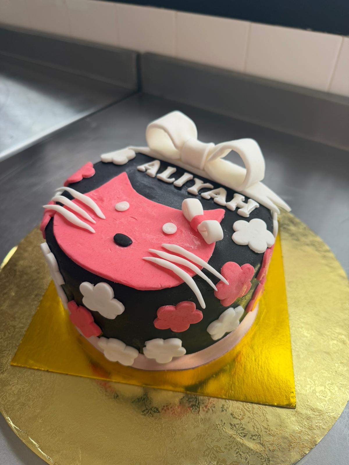 Gâteau d'anniversaire enfant personnalisé, traiteur anniversaire Marrakech