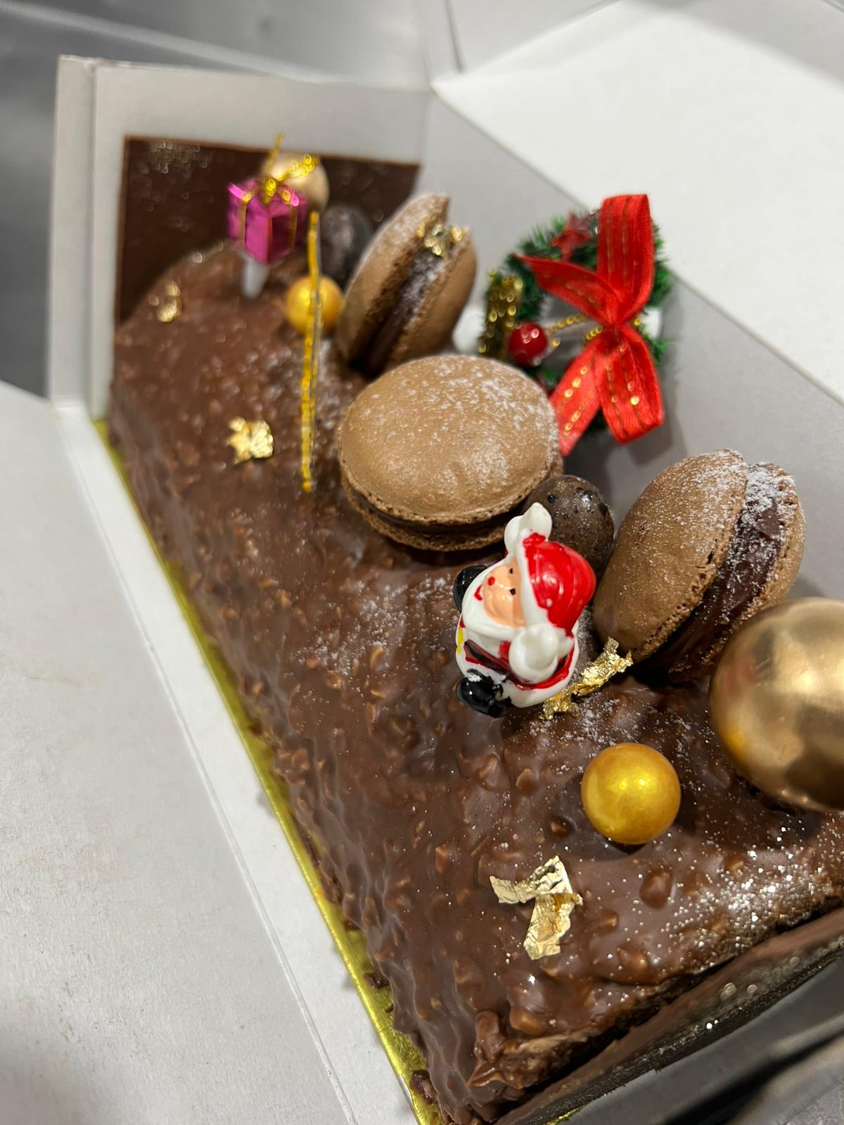 Gâteau au chocolat décoré pour un événement à Marrakech