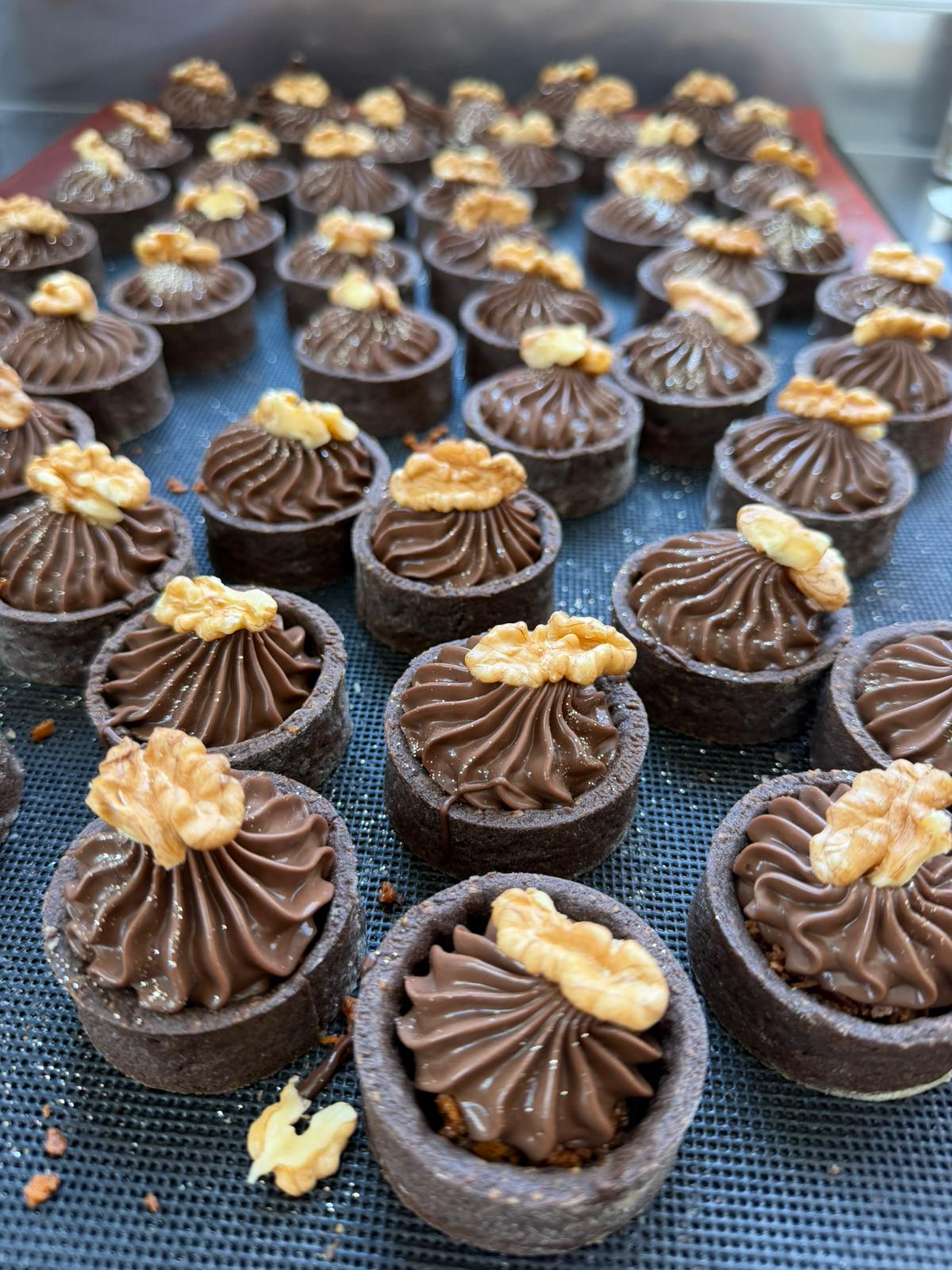 Tartelettes chocolat et noix, pâtisserie traiteur Marrakech